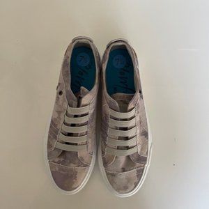 Blowfish Camo Mauve Sneakers Size 7.5M